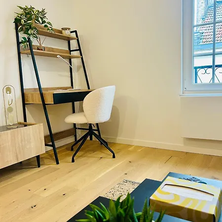Cathedrale / Hyper Centre Apartment